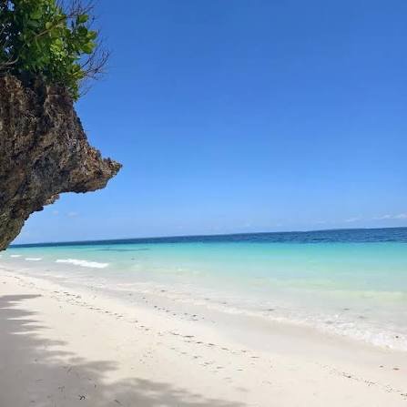 Full-Day Mtende Beach, Kuza Cave, The Rock Restaurant & Kae Funk Tour - thumbnail 3