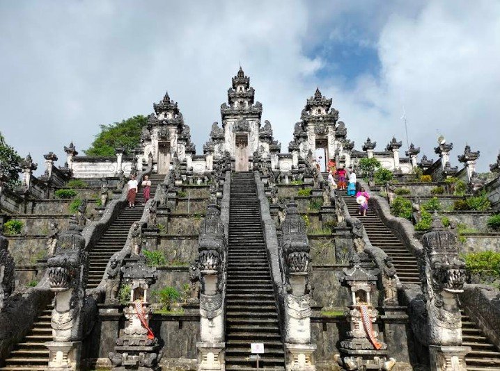 The 12-Hour Masterpiece: Your Ultimate Full-Day Private Odyssey - thumbnail 5