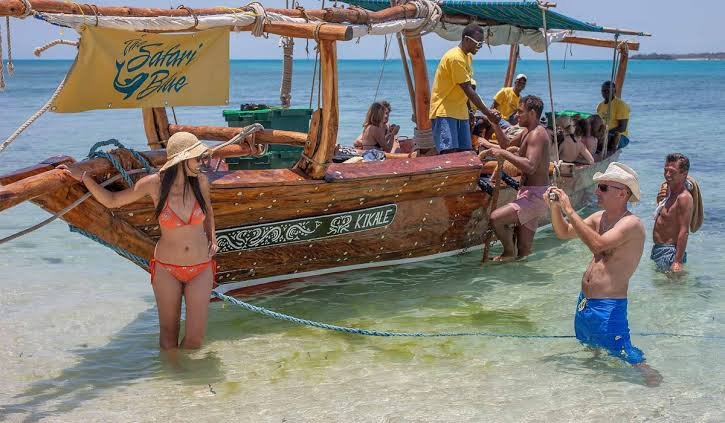 Full Day Blue Lagoon and Sandbank Boat Tour from Zanzibar (Safari Blue) - Book on Tour Vigator