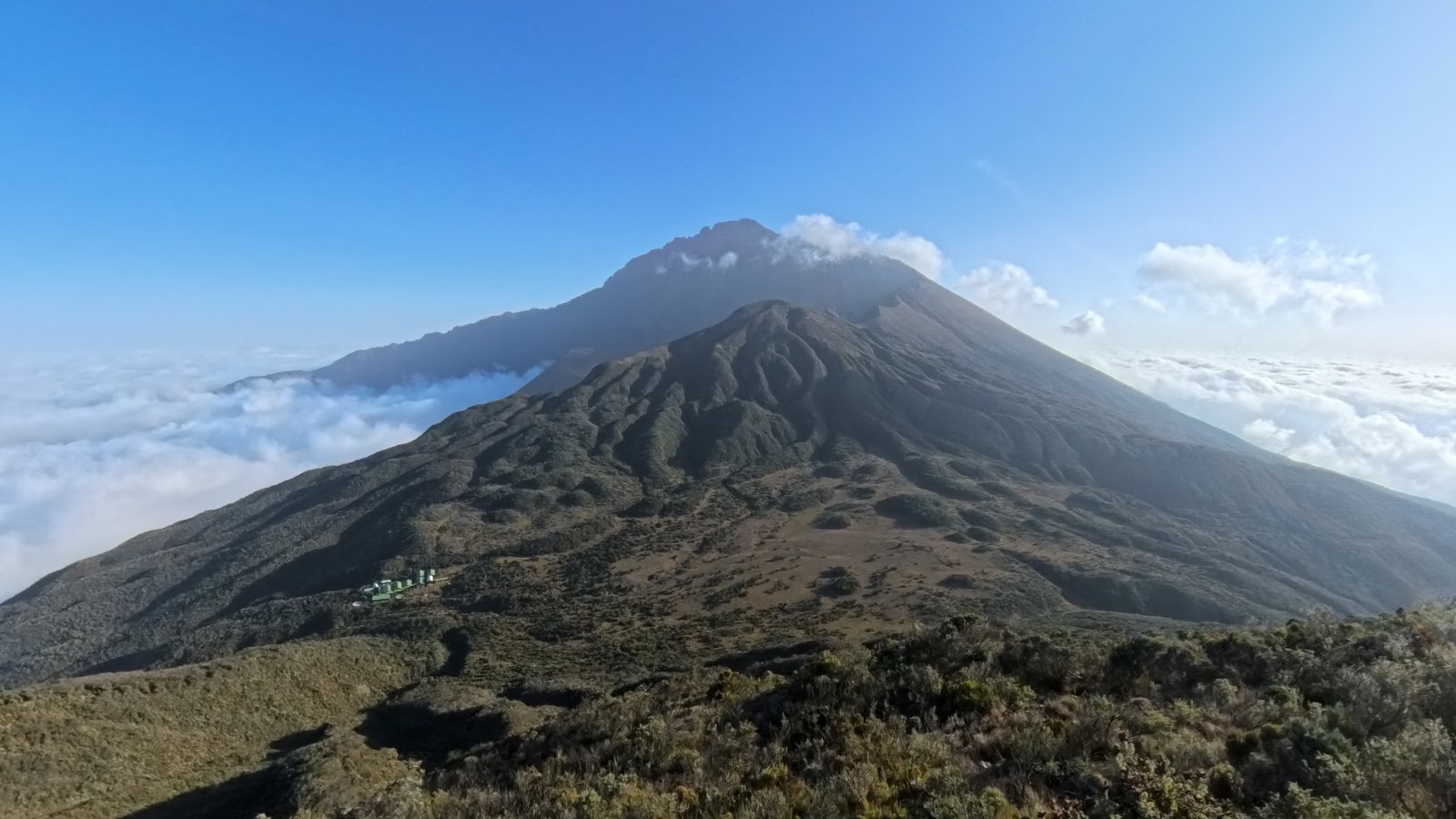 3 Days Mount Meru Hikking - Book on Tour Vigator